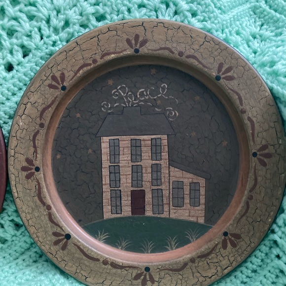 Two Wooden Hand-painted Plates Wall Hangers - Picture 4 of 8